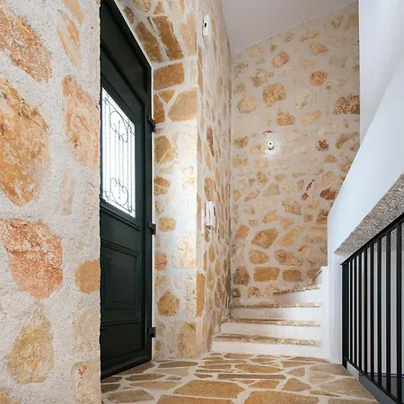 Yiarios Villa