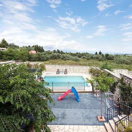 Villa Yiarios Gouvia